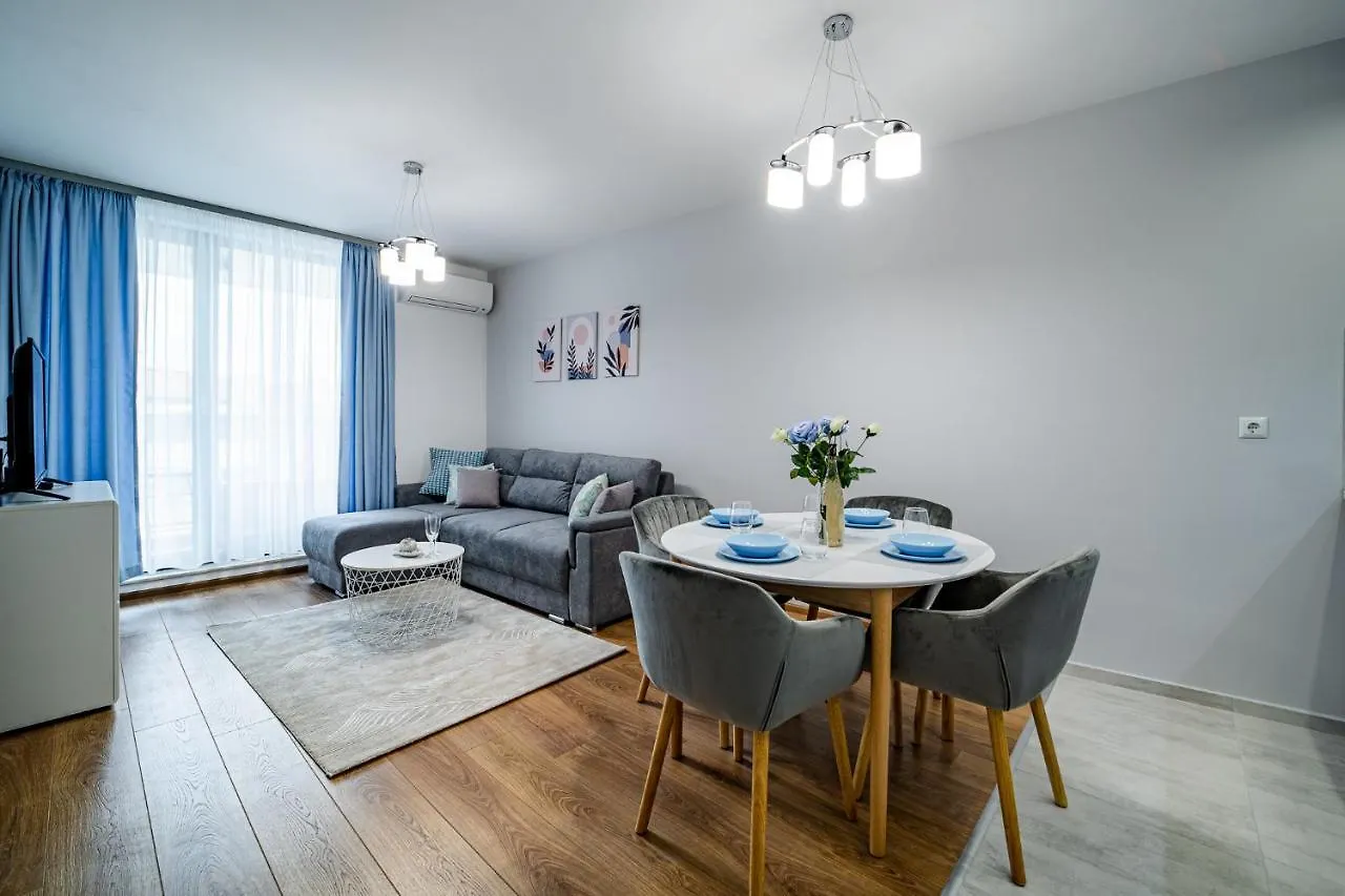 Brand New Downtown Apartment Varna