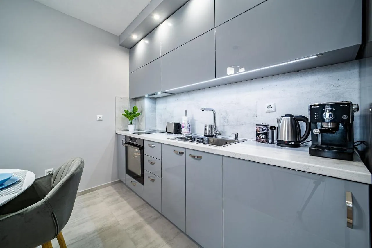 Brand New Downtown Apartment Varna