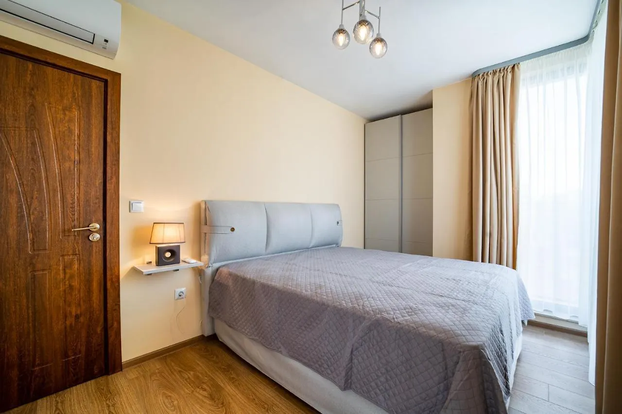 Brand New Downtown Apartment Varna
